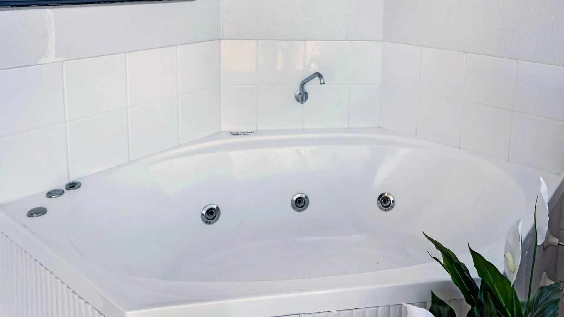 Ocean Breeze & Balcony Bliss - 1Br With Spa Near Beach Caloundra 0*,